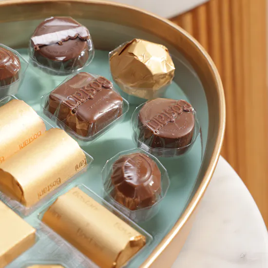 Bostani Oval Small Chocolates Tiffany Leather Box