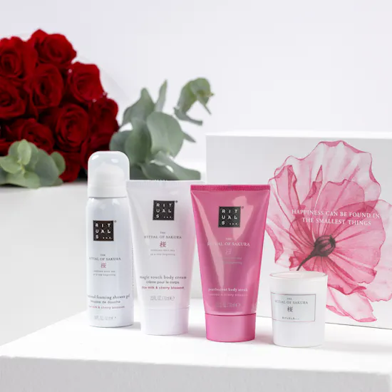 The Ritual of Sakura Small Gift Set | Crimson Love