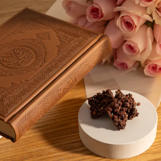 Giovanni Dark Nuts Caramelized Big Box | Tip of The Day Brown Holy Quran and Delight Flowers