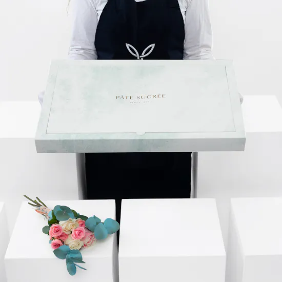 Pate Sucrèe Gathering Puffs Box | Flowers