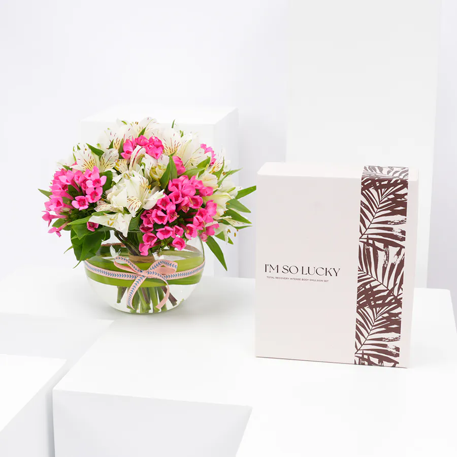 The Face Shop Beyond Total Recovery Set with Blooms Vase 1