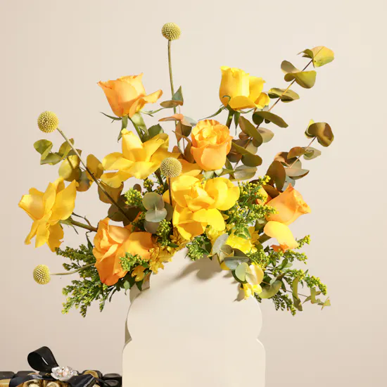 Floward Petals of Delight Chocolate Tray