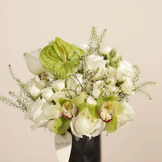 White Grace Flowers Vase