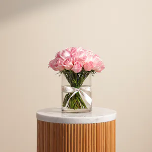 Charming Pink Rose Vase | 35 Roses Charming Pink Rose Vase | 35 Roses