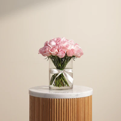 Charming Pink Rose Vase | 35 Roses Charming Pink Rose Vase | 35 Roses