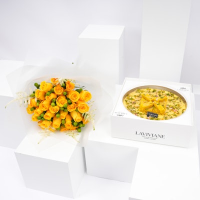 Laviviane Oqaili Pudding with Blooms Bouquet