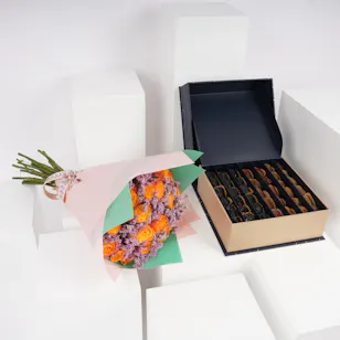 Nua Large Signature Box | Orange Roses Nua Large Signature Box | Orange Roses