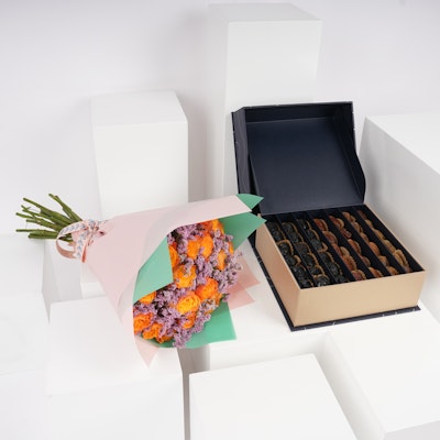 Nua Large Signature Box | Orange Roses