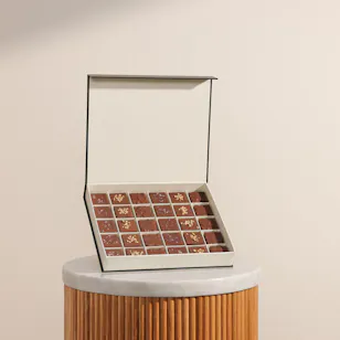 Floward Luxurious Medium Chocolates Box | 30 Pieces