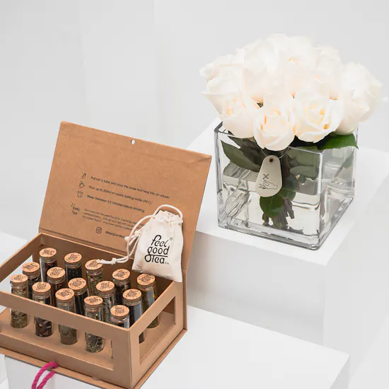 Feel Good Tea Original Discovery Box | White Roses Vase