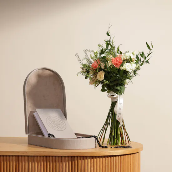 Floward Quran Gift Box | Stunning Bouquet