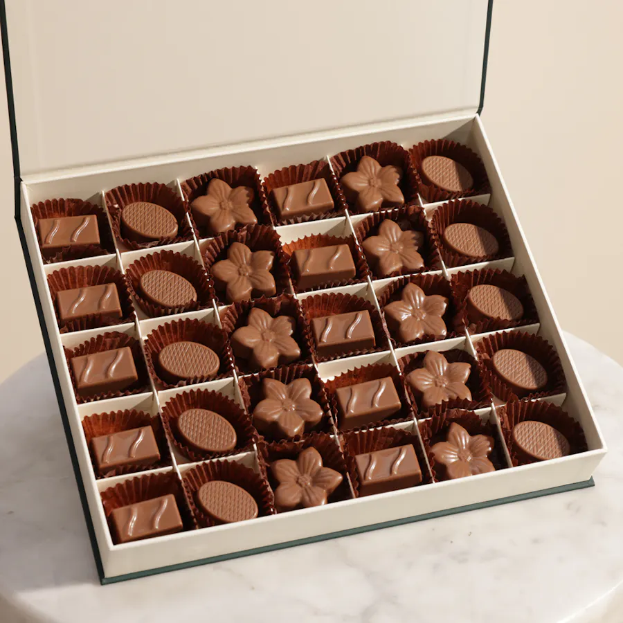 Floward Mix Medium Chocolate Box 3