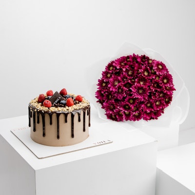 Voila Chocolate Cake with Flowers