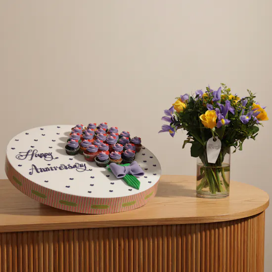 Helen's Mini Cup Cakes with Your Message | Flowers Vase