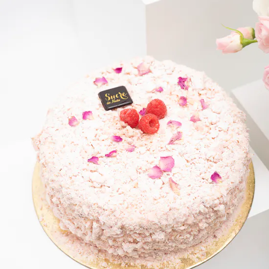 Sucre de Nada La Vie en Rose Cake | Beautiful Blooms
