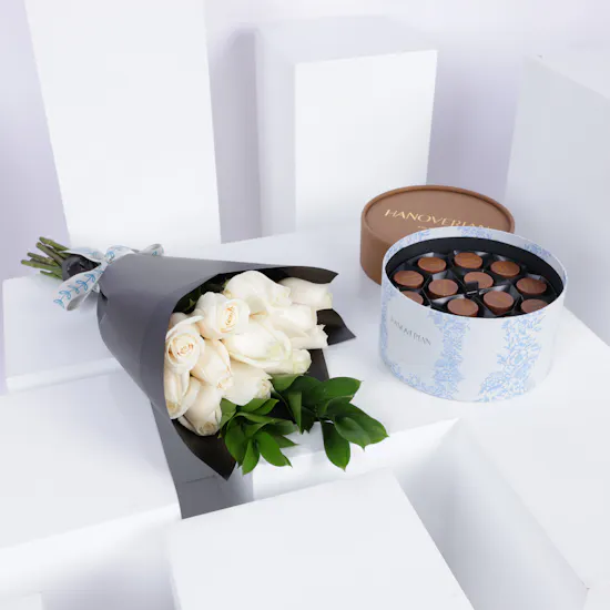 Hanoverian Chocolate Mix Brand Box | White Roses