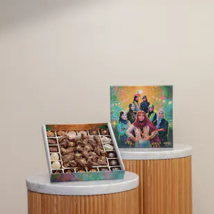 Linne Omani Women's Day Chocolate Chips Box