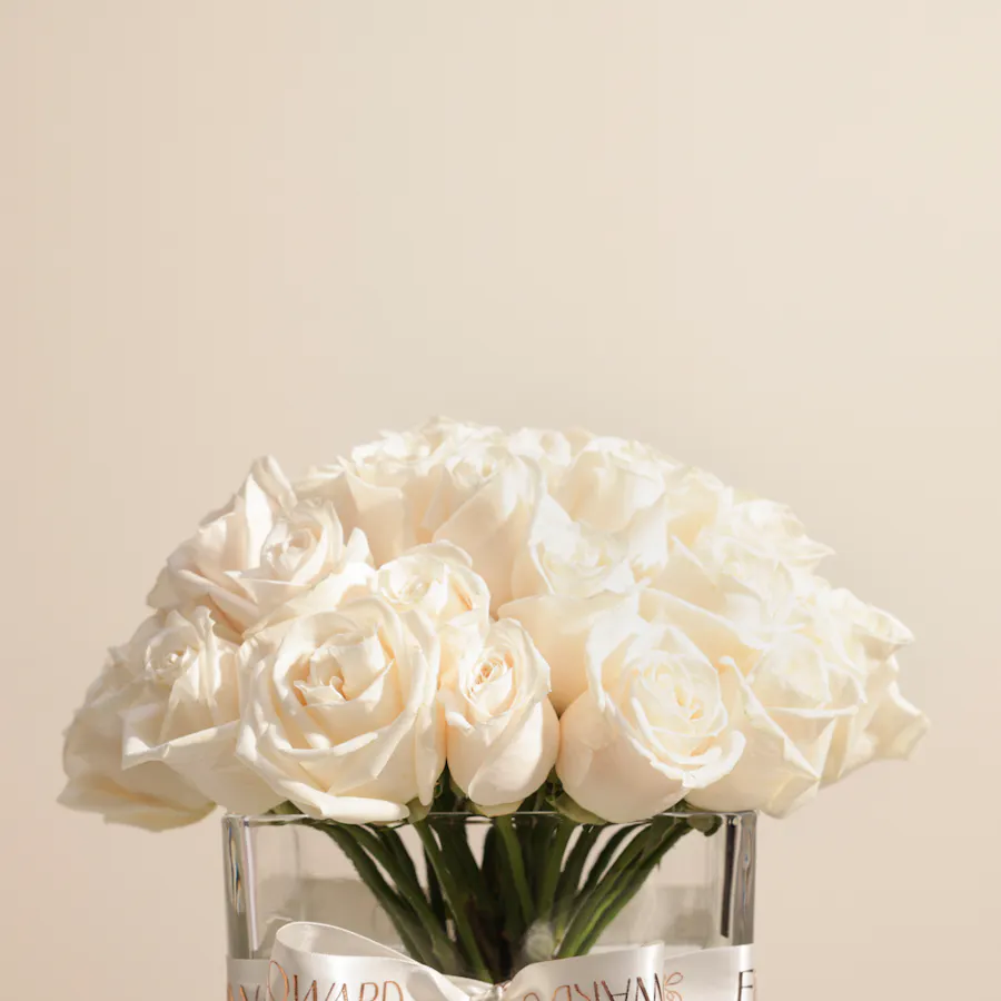 White Roses Garden Vase | 35 Roses 4