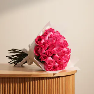 Fuchsia Roses Bouquet | 35 Flowers