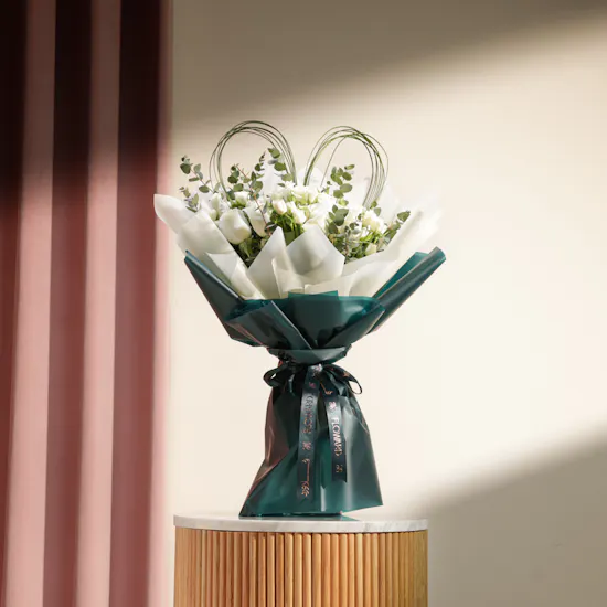 Elegant White Flowers Bouquet
