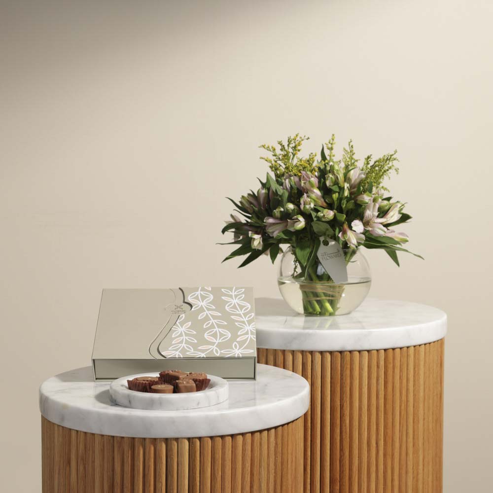 شوكلاتة بنكهات منوعة من فلاورد | مزهرية الستريميريا 