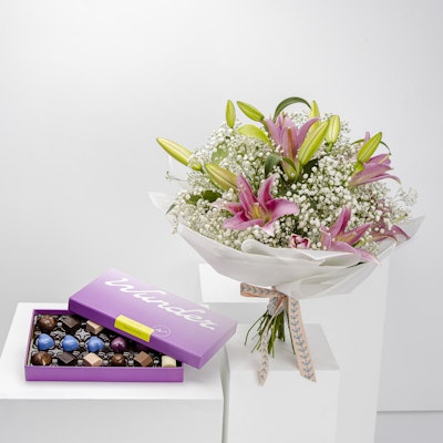 Wunder Medium Chocolate Box | Pink lilies