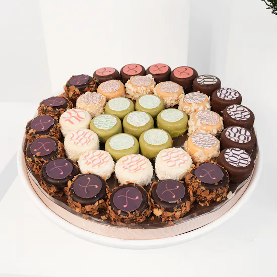 More Chocolates Mini Cakes | Flower Vase