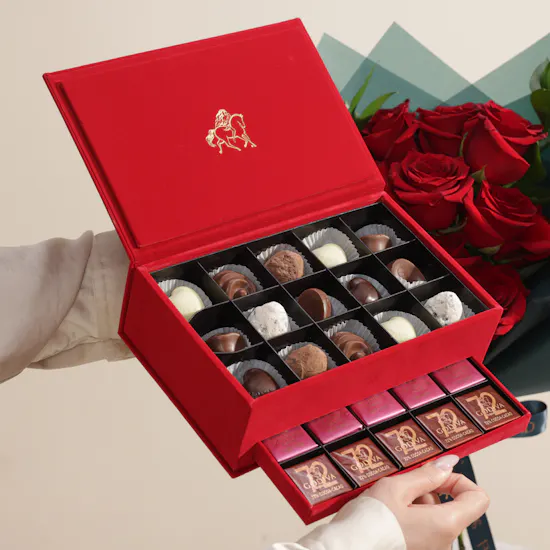 Godiva Small Royal Chocolate Box | Quiet Red Flower