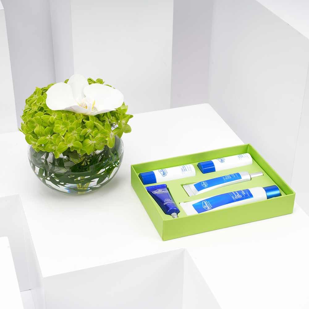 مجموعة د.بيلمر ادفانسد سيكا ريكفوري من ذا فيس شوب مع فازة الزهر 