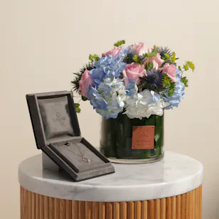 Lusrto Stellarosa Necklace | Elegant Blooms Vase