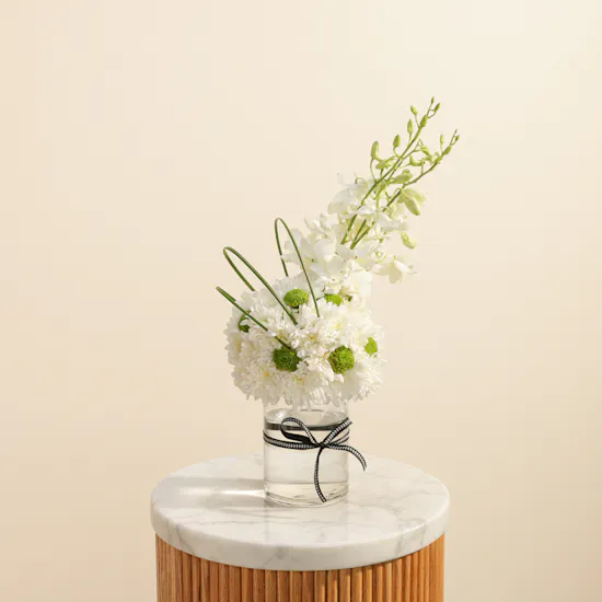 White Elegance Flowers Vase