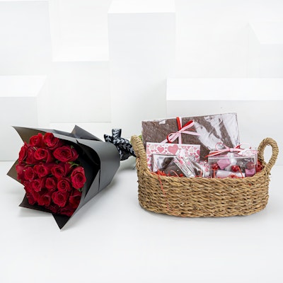 Lilac Basket | 25 Red Roses