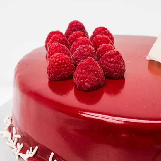 Floward Raspberry Cake