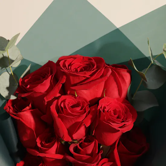 Levo Chocolate Glass Tray | Charming Flowers Bouquet