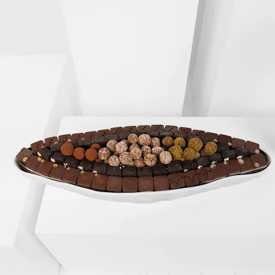 More Chocolates Perla Di Bianka Tray | White Vase