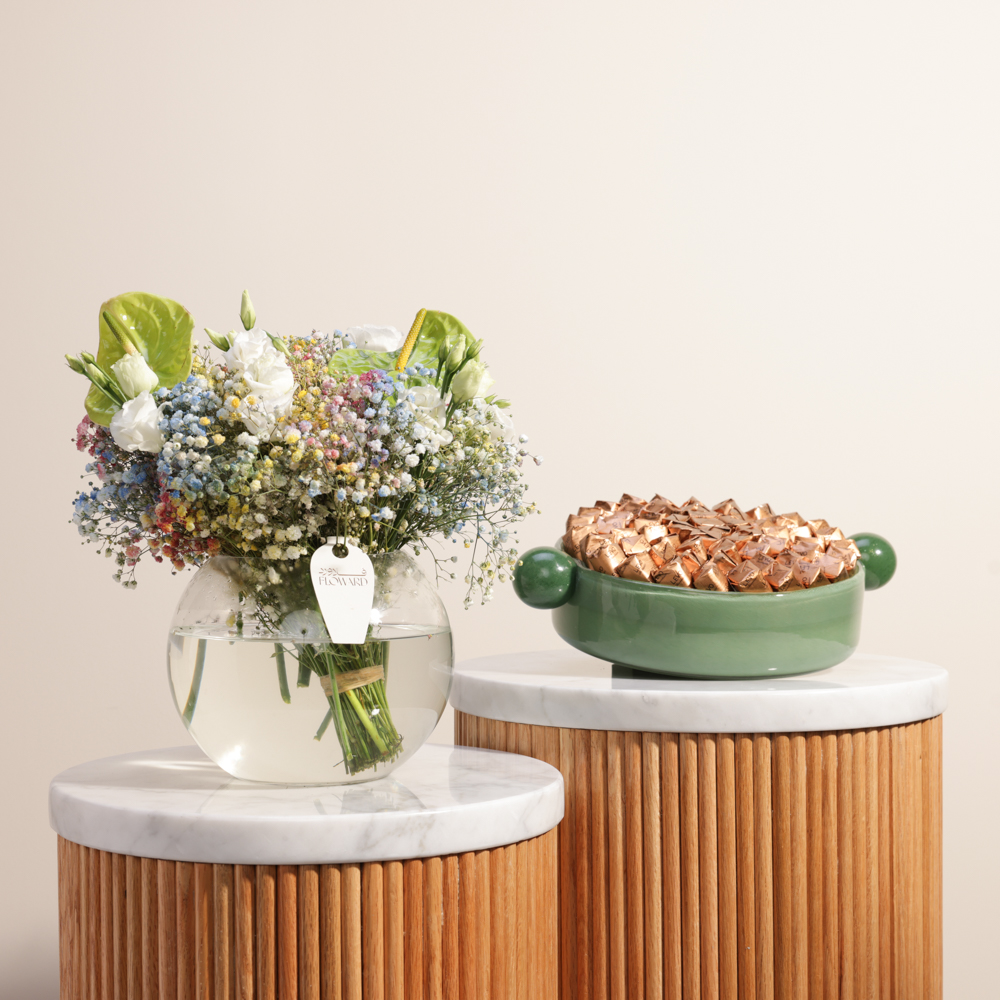 صينية خضراء كريب دينتيل شوكولاتة من ليفو | زهور الاناقه