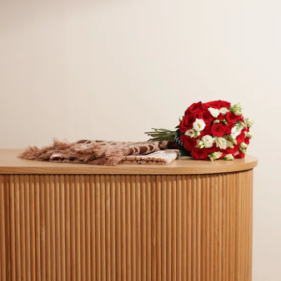 Quffah Pray Mat | Red Roses