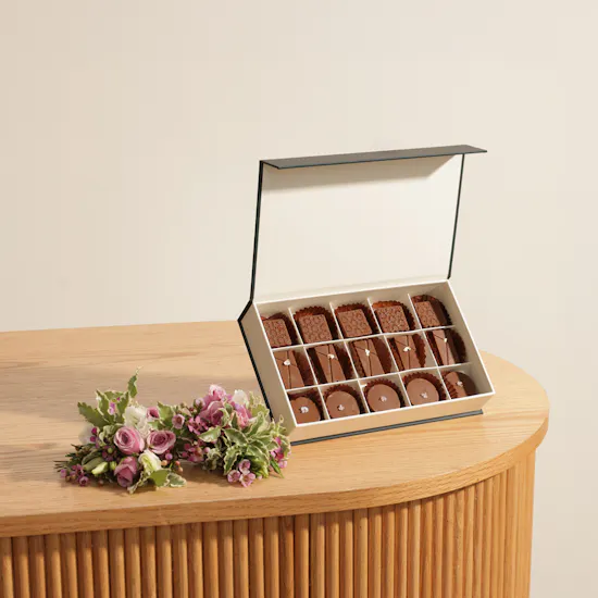 Floward Small Chocolate Box | Delicate Flowers