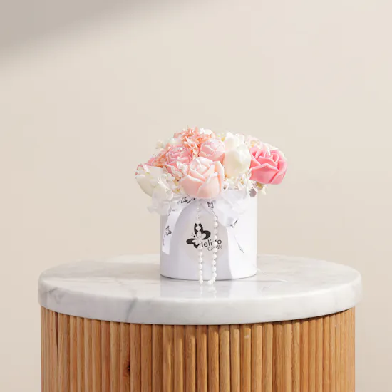 Lelido Medium Pink and White Rose Candle Bouquet | 150g