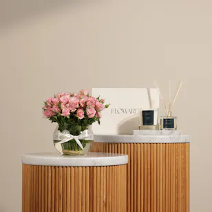 Floward Lovely Orchid Home Gift Set | Lush Baby Roses Vase