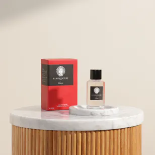 عطر شارم او دى بارفيوم للجنسين من لا مانوفاكشر | 100 مل