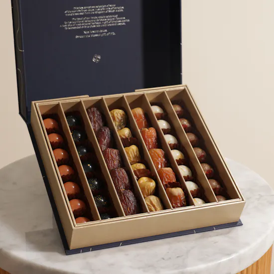 Nua Small Classic Signature Date and Chocolate Bonbon Box