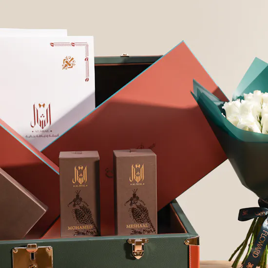 Alshal Signature Men's Gift Box | Magic of Winter Flowers Bouquet
