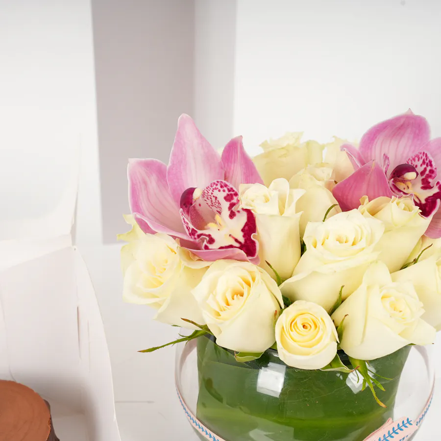 Chunk Chocolate Raspberry Small Cake | Beauty Vase 2