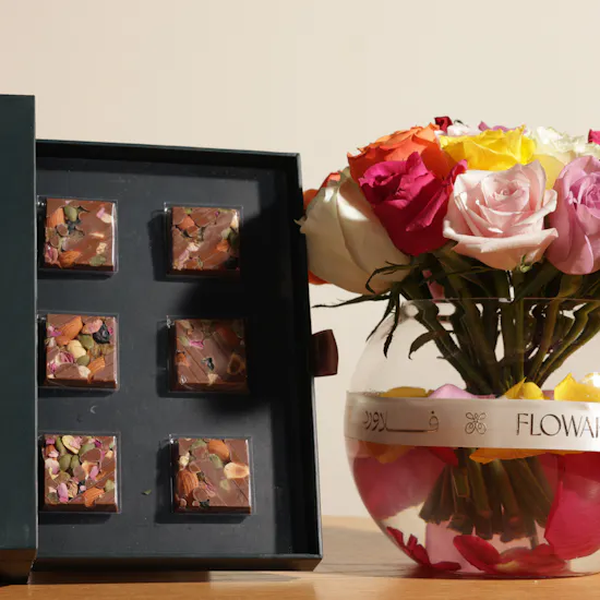 Floward Card 35 BHD and Chocolate Box | Spirits of Petals