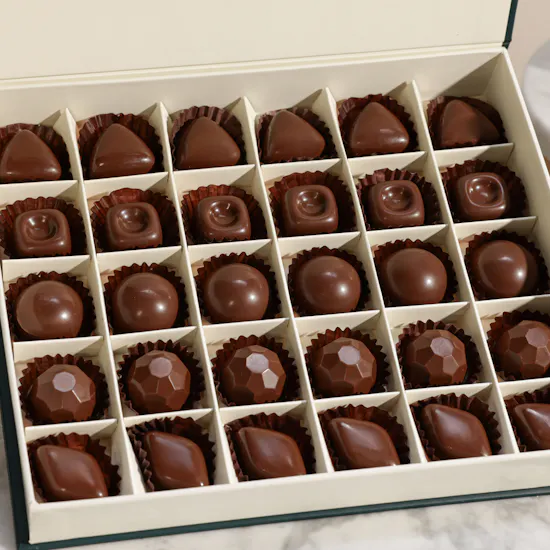 Floward Essence of Joy Medium Chocolate Box