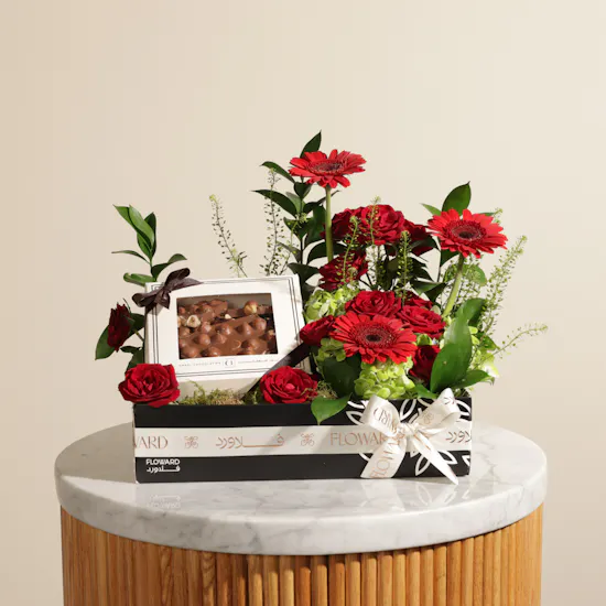 صندوق ألواح شوكولاتة متنوعة من غزل شوكليتير | صندوق زهور البهجة القرمزية