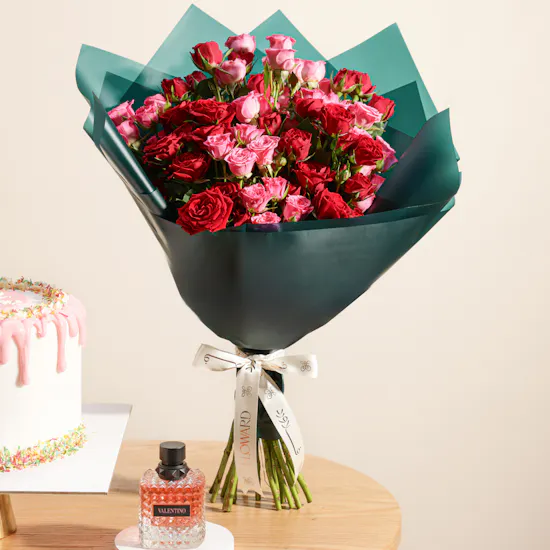 Floward Eid Pink Cake | Valentino Donna Born in Roma and Flowers