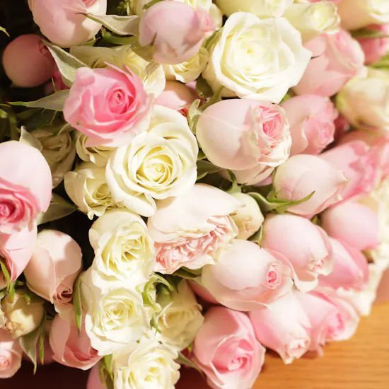 NJD Mama Cupcake Box | Light of My Life Flowers Bouquet