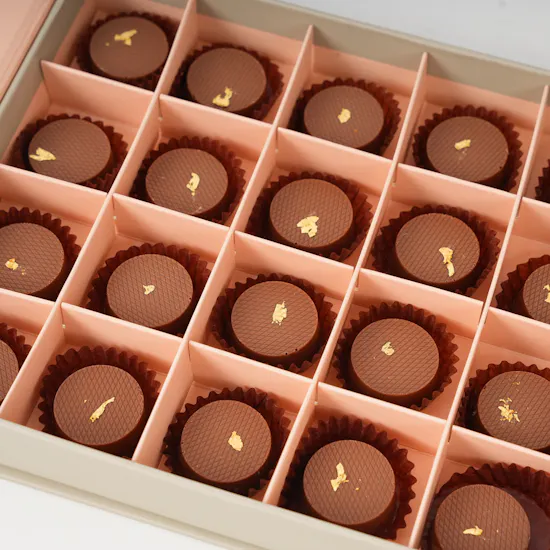 Floward Caramel Chocolate Box | Elegance Vase